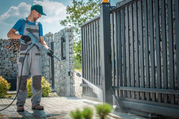 Best Pool Deck Cleaning  in Conway, FL